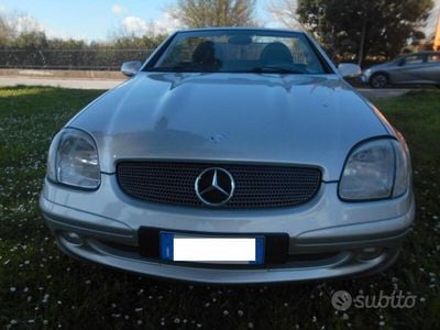 Usata Mercedes SLK200 163 CV (119 kW) 2000 Grigio Cabrio