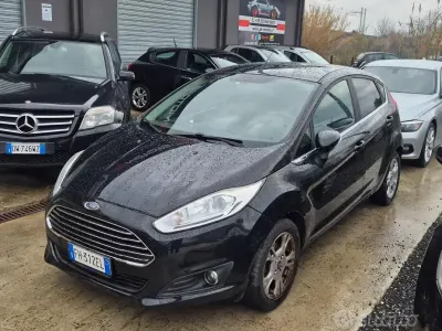 Usata Ford Fiesta Titanium 56 CV (41 kW) 2017 Bianco Utilitaria