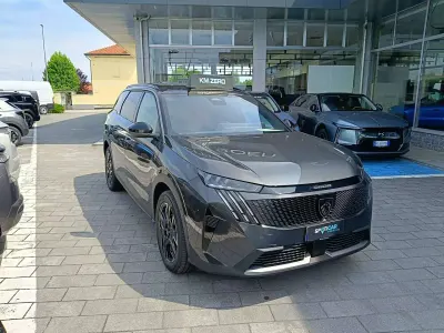 Nuova Peugeot 5008 GTi 136 CV (100 kW) 2025 Grigio titanio SUV