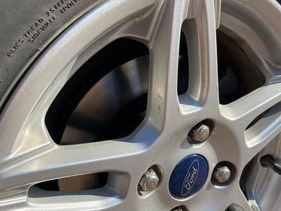 Usata Ford Fiesta 75 CV (55 kW) 2015 Bianco Utilitaria