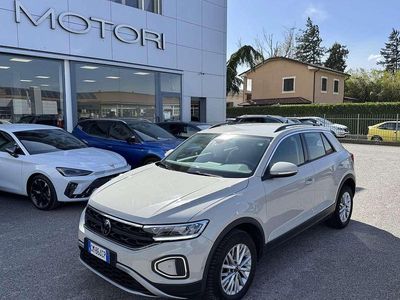 Usata VW T-Roc Life 110 CV (80 kW) 2023 Ascot grey SUV