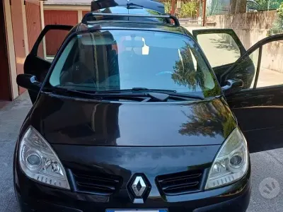 Usata Renault Scénic II 105 CV (77 kW) 2008 Nero Monovolume