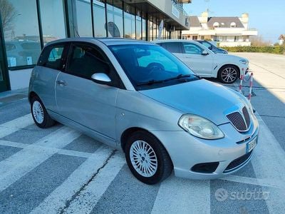 Usata Lancia Ypsilon 60 CV (44 kW) 2007 Grigio Utilitaria
