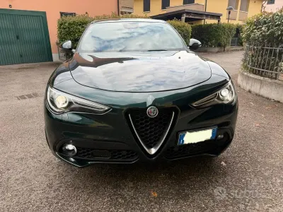 Usata Alfa Romeo Stelvio Super 160 CV (117 kW) 2020 Verde SUV