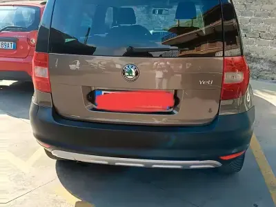 Usata Skoda Yeti 105 CV (77 kW) 2010 Marrone SUV