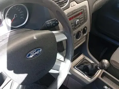 Usata Ford Focus 109 CV (80 kW) 2010 Grigio Station wagon