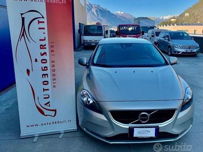 Usata Volvo V40 Kinetic 150 CV (110 kW) 2017 Grigio metallizzato Berlina