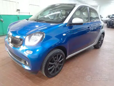 Usata Smart ForFour Passion 71 CV (52 kW) 2015 Blu Utilitaria