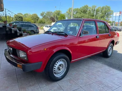 Second-hand Alfa Romeo Alfetta 121 CP (88 kW) 1979 Roșu Berlinǎ