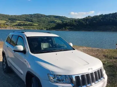 Usata Jeep Grand Cherokee 163 CV (119 kW) 2012 Bianco SUV