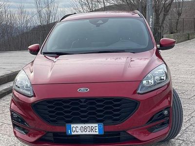 Usata Ford Kuga 163 CV (119 kW) 2020 Rosso SUV