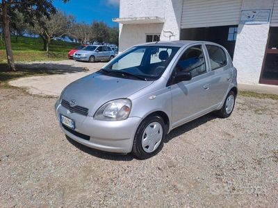 usata Toyota Yaris 1.0i 16V cat 5 porte Sol