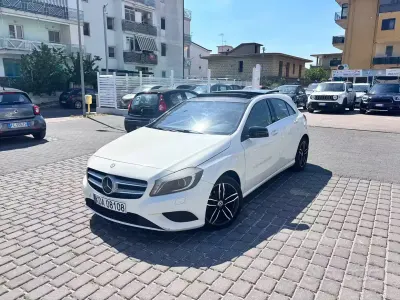 Usata Mercedes A180 Premium 109 CV (80 kW) 2014 Bianco Utilitaria