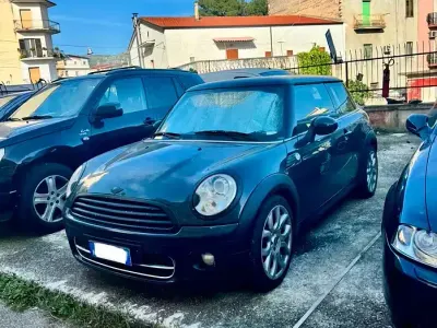 Usata Mini Cooper D 109 CV (80 kW) 2008 Nero Utilitaria
