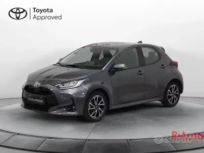 Usata Toyota Yaris Trend 72 CV (52 kW) 2022 Grigio Utilitaria