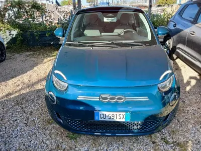 Usata Fiat 500e Passion 42 kW (58 CV) 2020 Blu Berlina