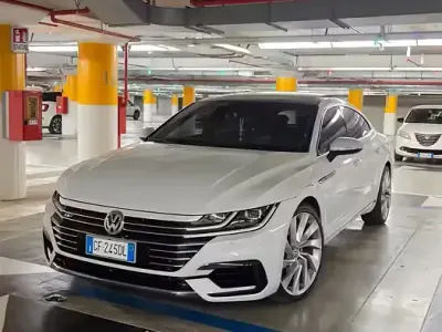 Usata VW Arteon R-line 240 CV (176 kW) 2021 Bianco Berlina