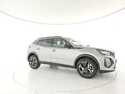 Usata Peugeot 2008 Allure 101 CV (74 kW) 2025 Argento SUV