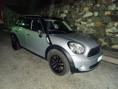Usata Mini Cooper D Countryman 111 CV (81 kW) 2014 Argento SUV