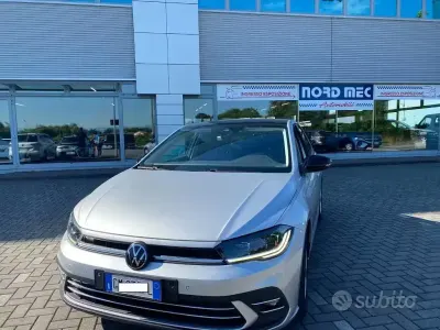 Usata VW Polo Style 95 CV (69 kW) 2023 Grigio Utilitaria