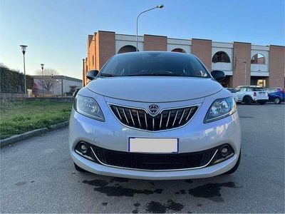 Usata Lancia Ypsilon Gold 69 CV (50 kW) 2022 Grigio Utilitaria