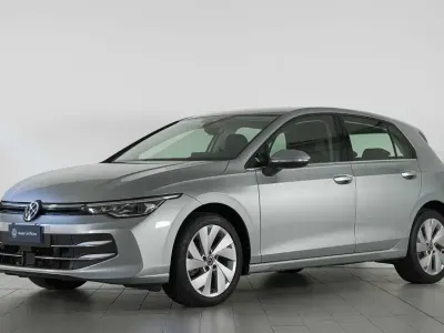 Usata VW Golf VIII 150 CV (110 kW) 2025