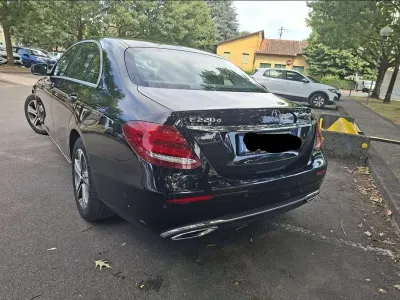 Usata Mercedes E220 Exclusive 194 CV (142 kW) 2018 Nero Berlina