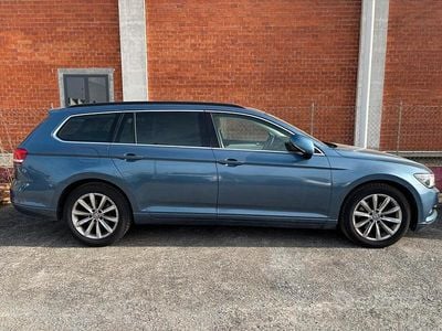 Usata VW Passat 120 CV (88 kW) 2017 Blu Station wagon