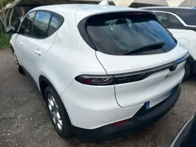 Käytetty Alfa Romeo Sprint Sprint 130 HP (95 kW) 2022 Valkoinen