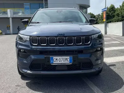 Usata Jeep Compass 241 CV (177 kW) 2023 Blu/azzurro SUV