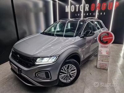 Usata VW T-Roc R-line 116 CV (85 kW) 2025 Grigio SUV