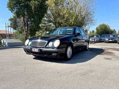 Mercedes E200