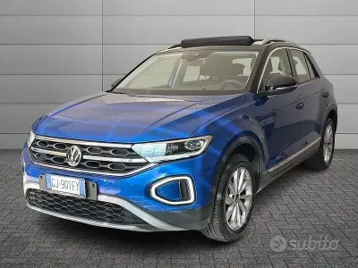 Usata VW T-Roc Life 150 CV (110 kW) 2022 Bluazzurro SUV
