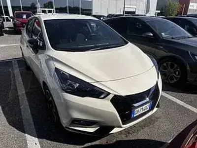 Usata Nissan Micra Acenta 92 CV (67 kW) 2021 Grigio scuro Utilitaria