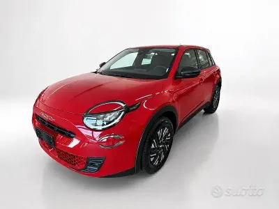 Nuova Fiat 600 100 CV (73 kW) 2025 Rosso SUV