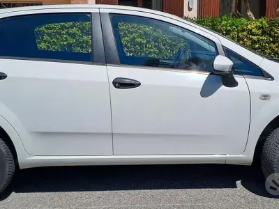 Usata Fiat Grande Punto 77 CV (56 kW) 2013 Bianco Utilitaria