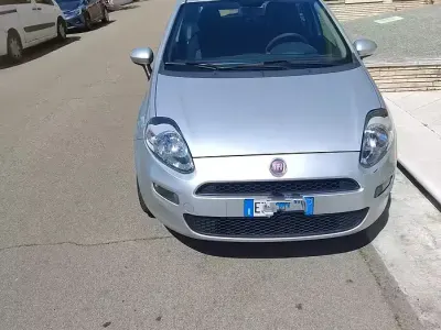 Usata Fiat Punto 75 CV (55 kW) 2014 Grigio Utilitaria