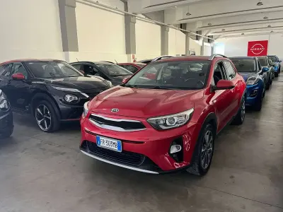 Usata Kia Stonic Style 97 CV (71 kW) 2019 Rosso SUV