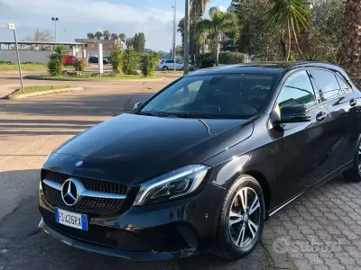 Usata Mercedes A180 Premium 109 CV (80 kW) 2017 Nero Utilitaria