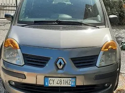 Usata Renault Modus 2006 Grigio Monovolume