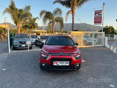 Używany Citroën C3 PureTech 110 KM (80 kW) 2024 Czerwony Sedan/Limuzyna