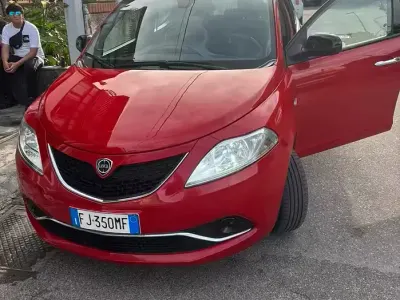 Usata Lancia Ypsilon 95 CV (69 kW) 2017 Rosso Utilitaria