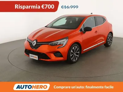 Usata Renault Clio Techno 143 CV (105 kW) 2023 Arancione Utilitaria