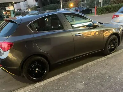 Usata Alfa Romeo Giulietta Distinctive 120 CV (88 kW) 2015 Grigio Utilitaria