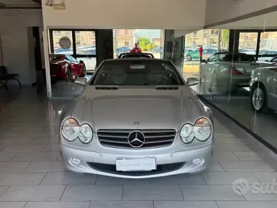 Usado Mercedes SL500 Avantgarde 306 CV (225 kW) 2001 Gris Descapotable