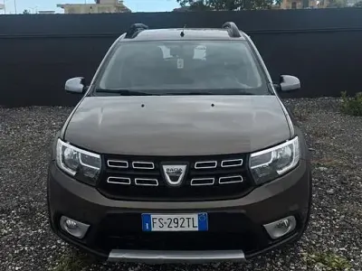 Usata Dacia Sandero Comfort 95 CV (69 kW) 2018 Marrone Berlina