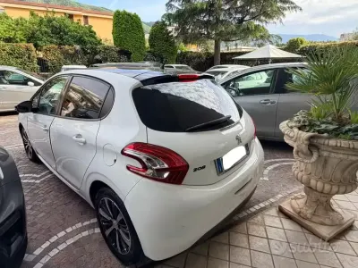 Brugt Peugeot 208 Active 67 HK (49 kW) 2012 Hvid Hatchback