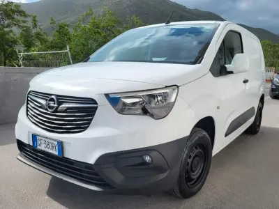 Usata Opel Combo Edition 101 CV (74 kW) 2021 Bianco Monovolume