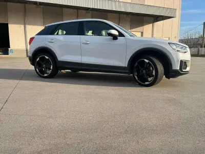 Usata Audi Q2 Business 150 CV (110 kW) 2017 Bianco SUV