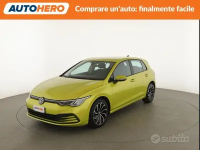 Usata VW Golf VIII Life 131 CV (96 kW) 2020 Giallo Berlina